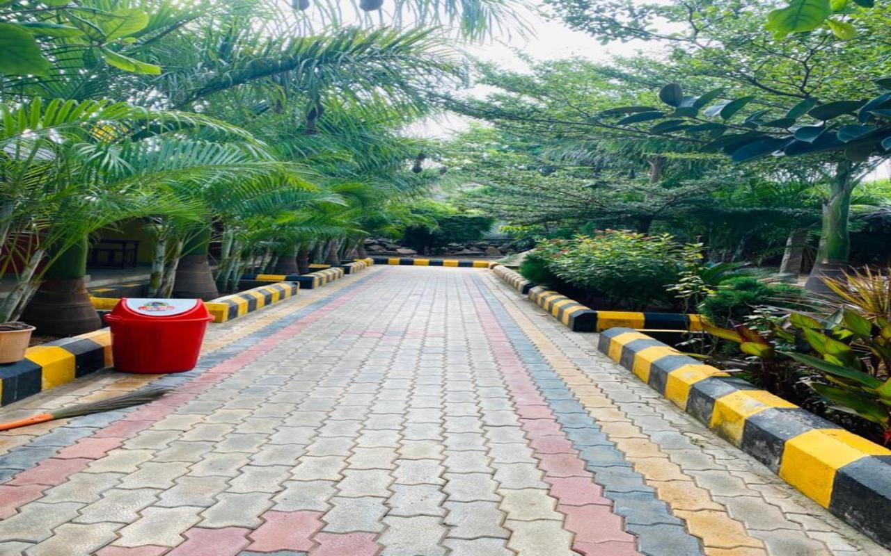 Hotel Megha Resort Хампи Экстерьер фото